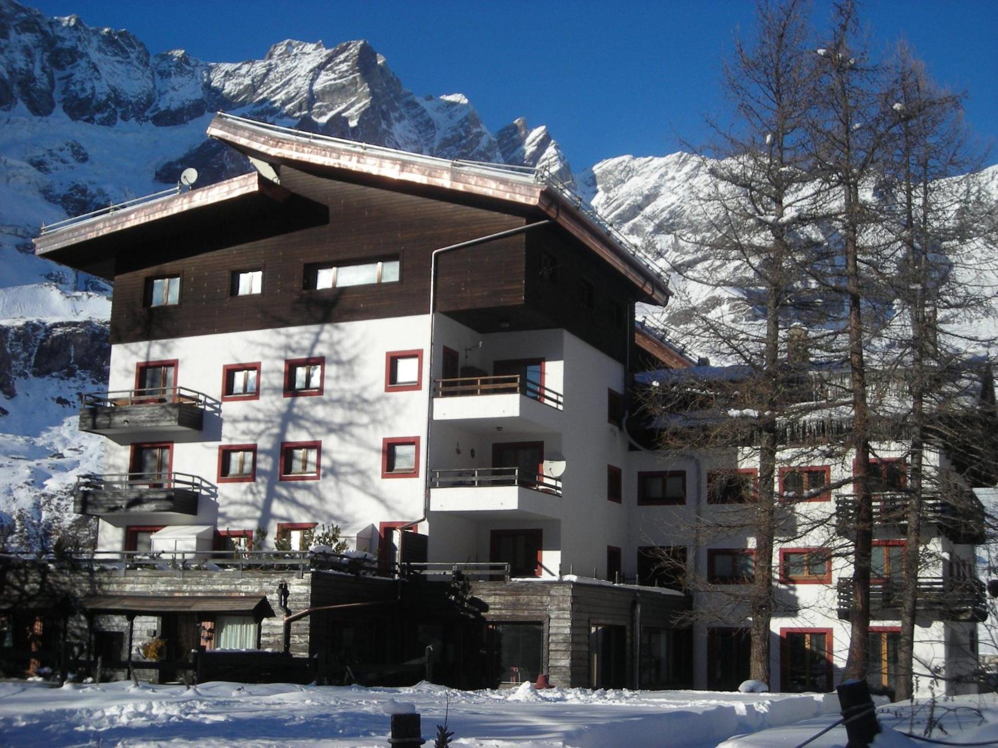 Contemporary Apartment In Breuil Cervinia Near Ski Area Zewnętrze zdjęcie